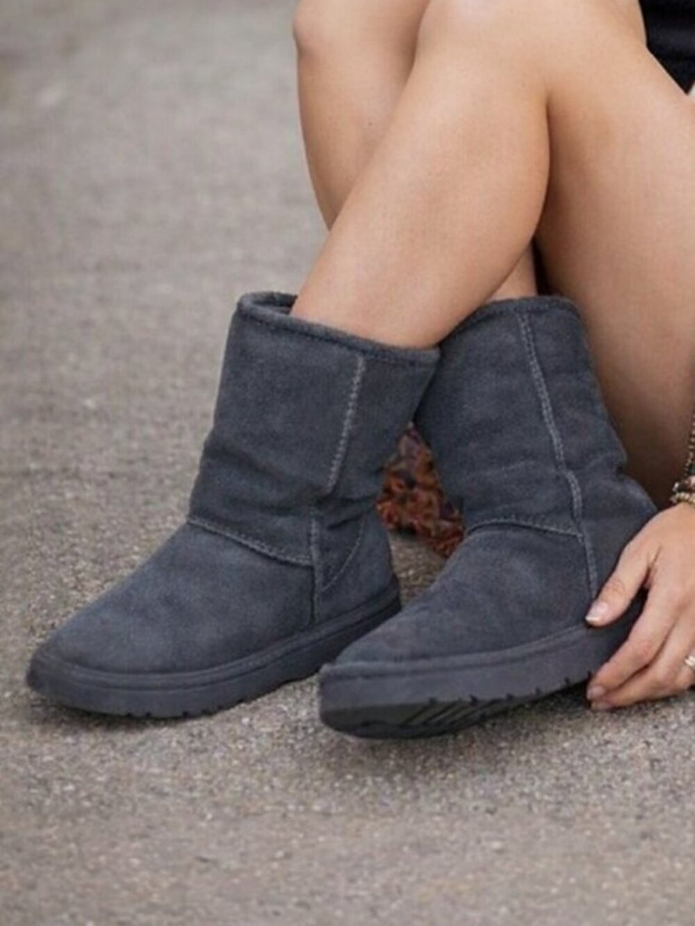 UGG Classic Short II Black Suede Ultra Lightweight Lined Pull-On Boot Size 8